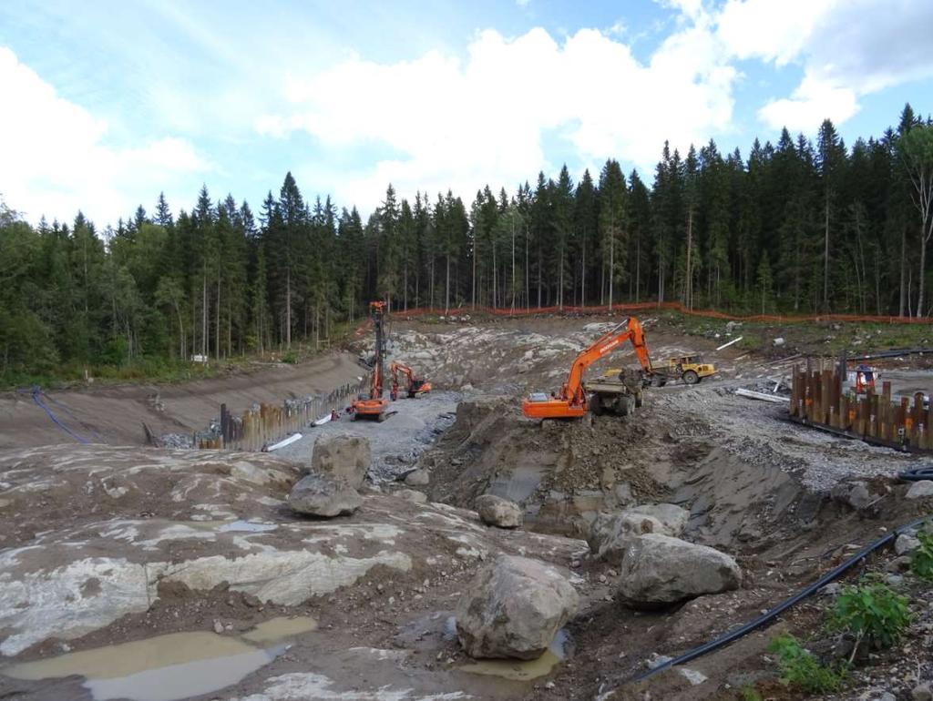 Raportti 5 Kuva 4. Liipolan välitunnelin kaivantoa ja louhintatyöt alkamassa.