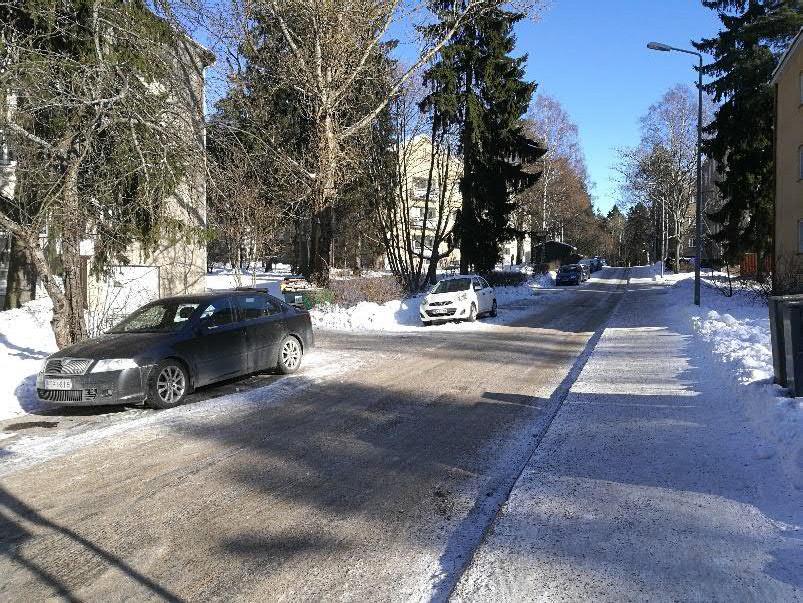 Tiedottaminen Kokeilusta laadittiin tiedote, joka lähetettiin Ruskeasuon taloyhtiöihin sekä Ruskeasuo-Seuralle. Lisäksi rakentamispalvelu Stara jakoi tiedotetta pysäköityjen autojen tuulilaseihin.