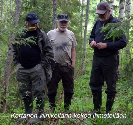 Kenraalintien-äijät Ryhmä etsii tulipalossa tuhoutuneen kartanon maastosta asutuksen jälkiä, paikantaa rakennusten perustuksia ja