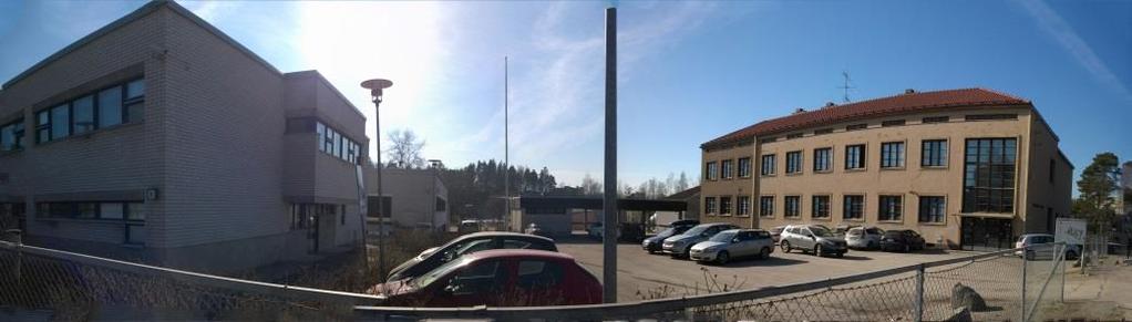 12 (24) (kuva: 03/2015, pysäköinti koulun pihalla) Julkinen liikenne Suunnittelualue sijaitsee hyvien joukkoliikenneyhteyksien ääressä.