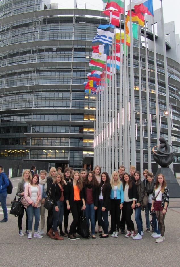 Euroscola (Strasbourg, Ranska) Olemme Euroopan Parlamentin Ambassador School hankekoulu, jolla on etusija valittaessa kouluja Euroscolaan Euroscolaan tulee
