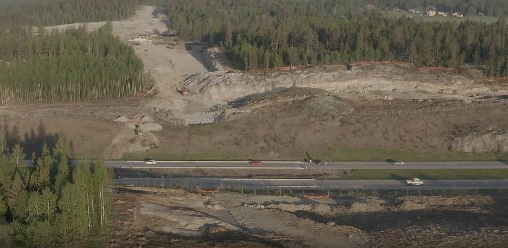 Raportti 2 1 Hankkeen yleiskatsaus Maanrakennus- ja siltatyöt etenevät urakka-alueella.