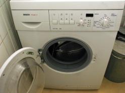 uusien pesukoneiden valmistusta energiatehokkaat koneet auttavat hillitsemään ilmastonmuutosta käyttäjää opastava digitaalinen näyttö edesauttaa koneen kestävää käyttöä käytöstä poistetut