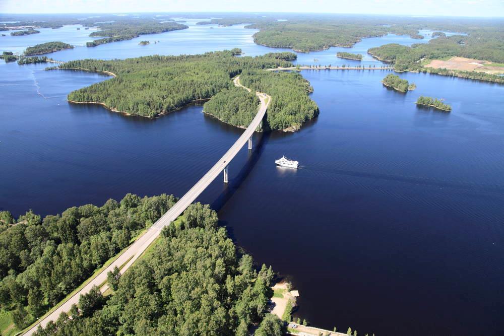 Matkailun suuralueet: JÄRVI-SUOMI Vuoden 2017 sekä aiempien vuosien yöpymistilastojen vertailussa tulee huomioida, että majoitustilaston kohdejoukkoa on tarkistettu ja siihen on lisätty muutamia