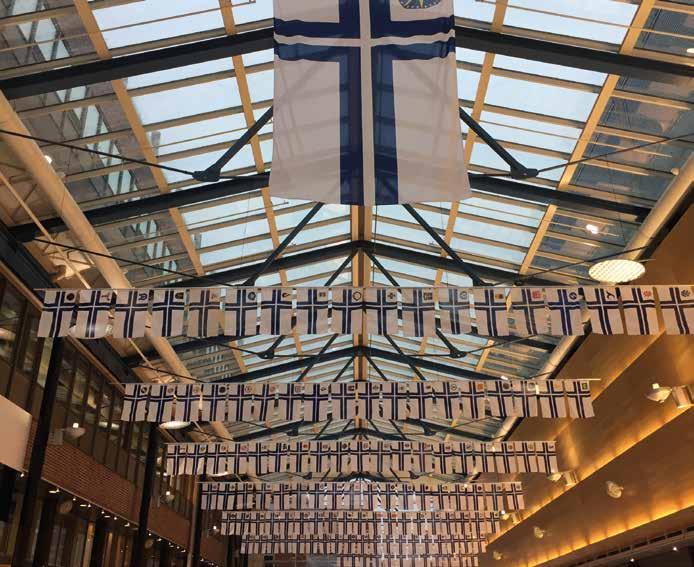 28 Maininki Satavuotias veneilylippu Veneilyliput esillä Suomen Messukeskuksessa helmikuussa 2019. TPS:n lippu eturivissä. Tänä vuonna Suomen veneilylippu täytti 100 vuotta.