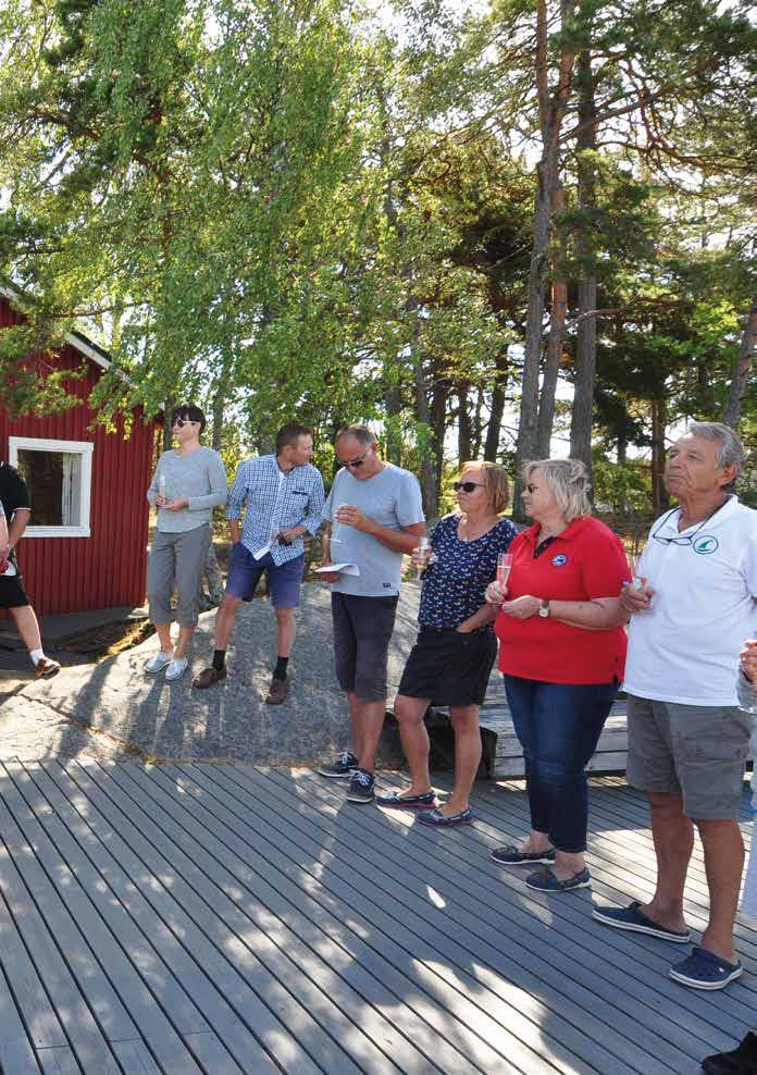 Svinö N 60 o 07,9 - E 22 o 05,4 Sijainti: Merikartta 25, Veneilykartta D 709 Omistus: 11640 m2 määräala vuodesta 1988, jota ennen vuokralla vuodesta 1980 Etäisyys TPS:sta: n.