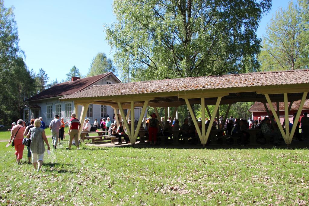 8 Eläkeläiset ry:n Uudenmaan aluejärjestö ry Aluejärjestön syysjuhla Klaukkalassa maanantaina 29.10. Kurssiohjelmat syyskaudelle 2018 löytyvät aluejärjestön kotisivulta elakelaisetuusimaa.