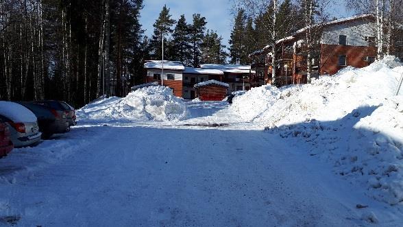 Suunnittelualue rajautuu etelä- ja länsireunasta Ahvenpuiston virkistysalueeseen, jossa kulkee Teerenraitti-niminen