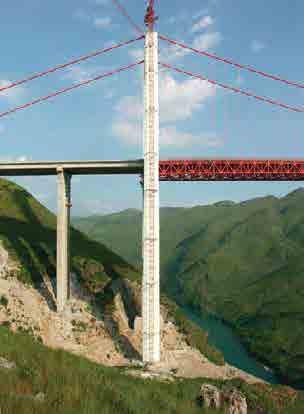 445 m) betonikaarisilta Beipanjiang Qinglong Railway Bridge [7]. Kiinassa on nykyään pitkäjänteisiä ja korkeita siltoja enemmän kuin muualla maailmassa.