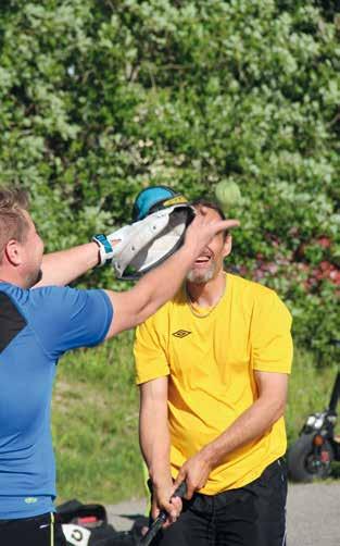 Jumpat Henrikin yhtenäiskoulun liikuntasalissa Keskiviikkoisin 22.5. saakka: KIINTEYTYS klo 18.30 19.30. Askelsarjoja sisältävän alkulämmittelyn jälkeen tehokas treeni kehon päälihasryhmille.