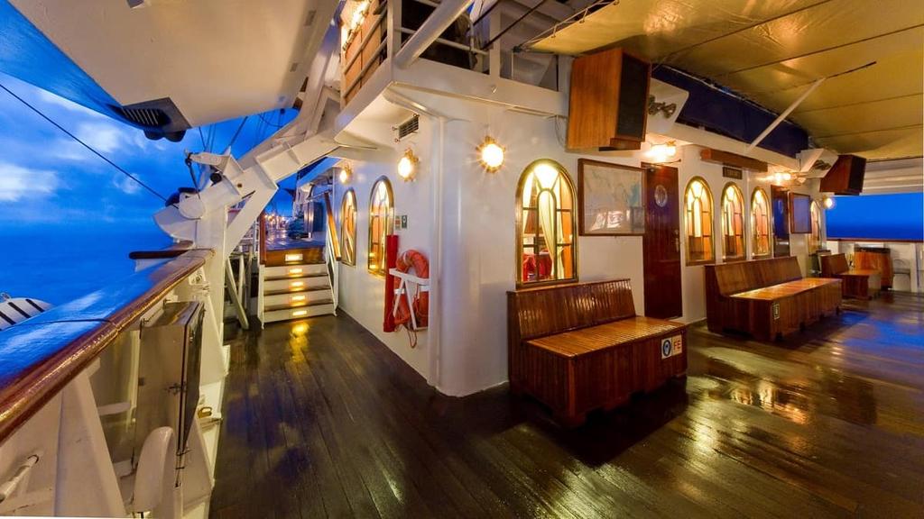 suunniteltu Tropical Bar sekä