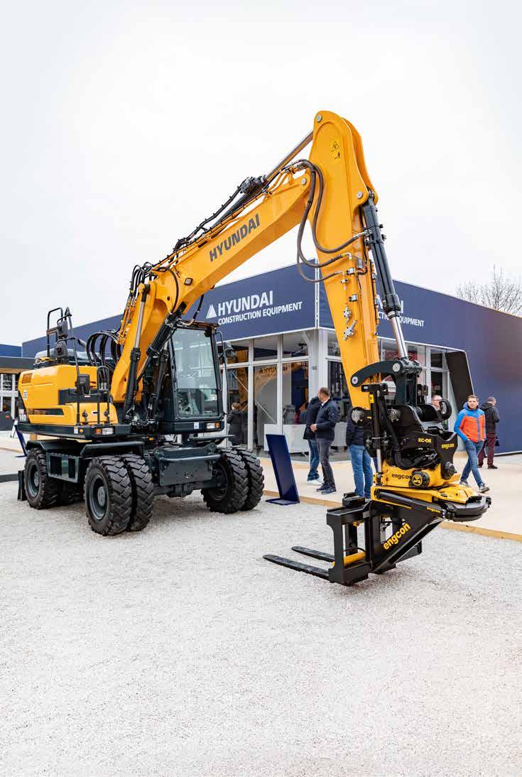 Hyundain koneisiin tehdasvalmius Engconin rototilttejä varten Hyundai Construction Equipment Europe (HCEE) ilmoitti maailman suurimpien rakennuskonealan messujen Bauma 2019:n yhteydessä, että se