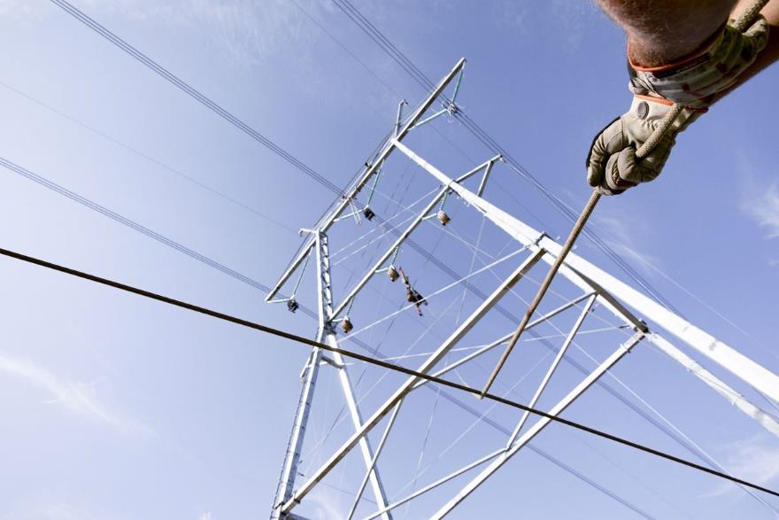 Yleistä Sähköisten palveluiden kehittäminen: sähkönsiirron uusittu ekstranet julkaistaan joulukuussa viidelle pilottiasiakkaalle ja keväällä kaikille asiakkaille.
