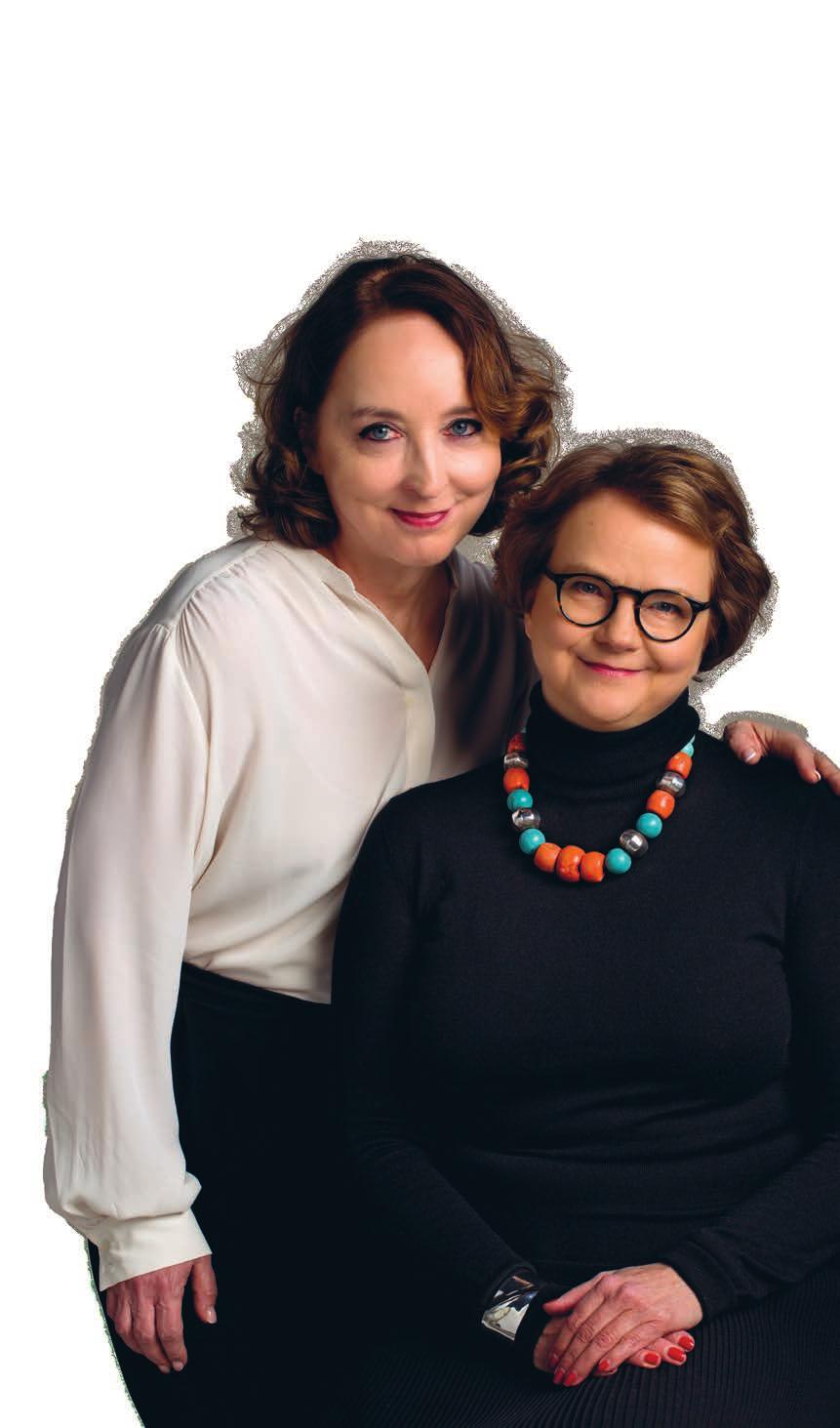 Yhteiskunta, kulttuuri, filosofia 5 KATRIINA JÄRVINEN LAURA KOLBE Sopivia ja sopimattomia Lempi, luokka ja suomalainen parisuhde KATSEET KOHTAAVAT ja rakkaus täyttää sydämen.