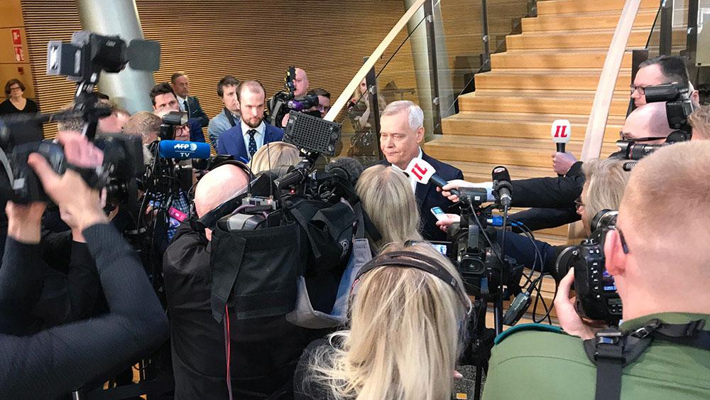 Hallitusneuvottelut käynnissä säätytalolla 8.5.2019 lähtien. Ohjelma julkistettiin 3.6.
