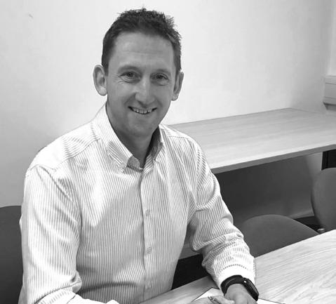 Adam Dickinson Toimitusjohtaja, Trelawny SPT Ltd Toukokuussa 2018 kolme asiaa erottui edukseen jo rekrytointivaiheessa.