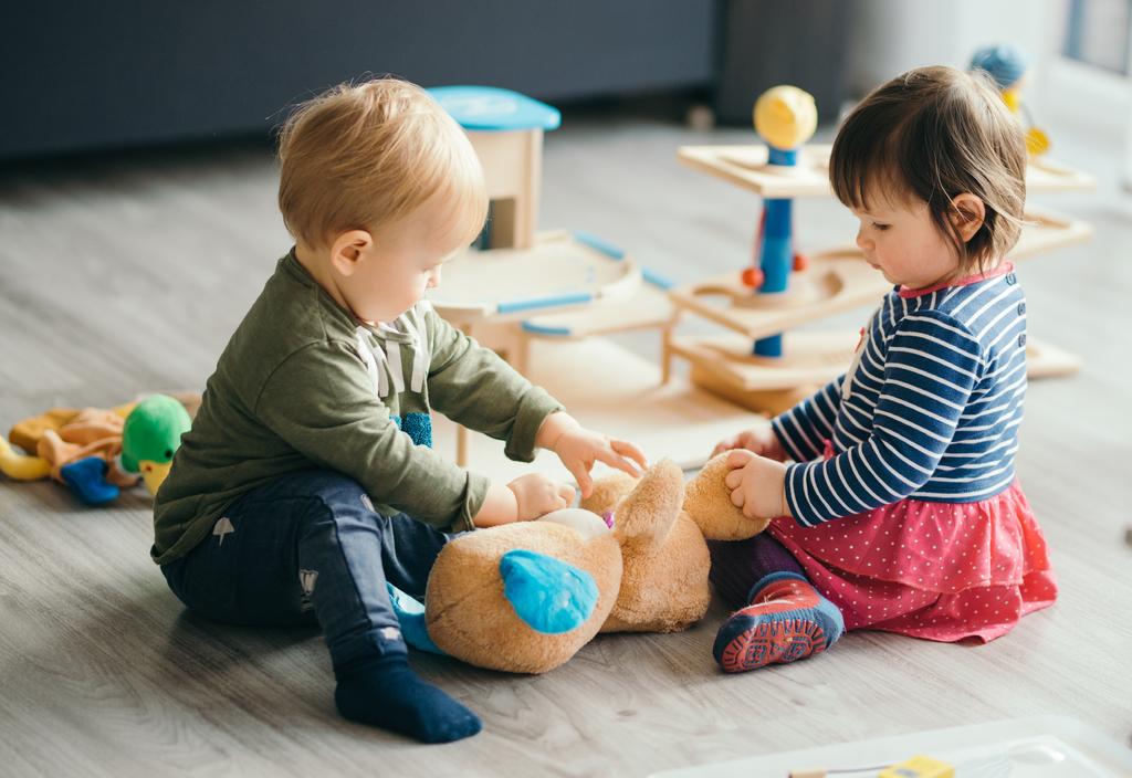 Elämää angasalla angasala tunnetaan akari Topeliuksen runosta esäpäivä angasalla, josta Gabriel insén sävelsi rakastetun laulun, mikä on myös valittu irkanmaan maakuntalauluksi.