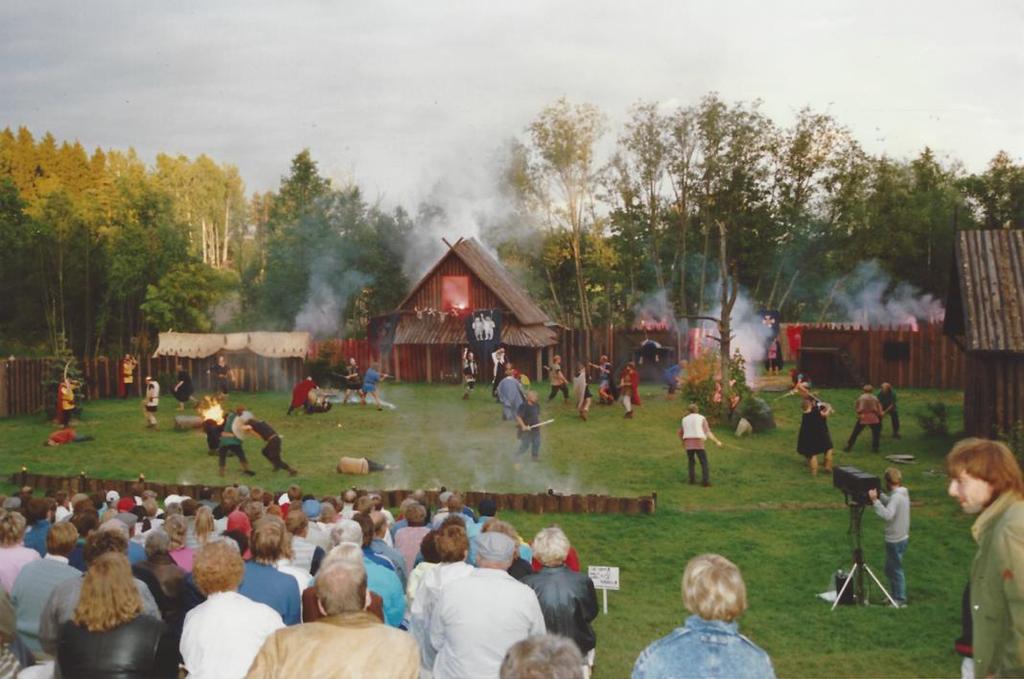 Söderkullan kartanon lähiympäristölle hän esitti kaavamerkintöjä, jotka mahdollistaisivat matkailu, kulttuuri- ja hyvinvointipalvelujen tuottamisen että turvaisivat alueen kultuurihistoriallisoa