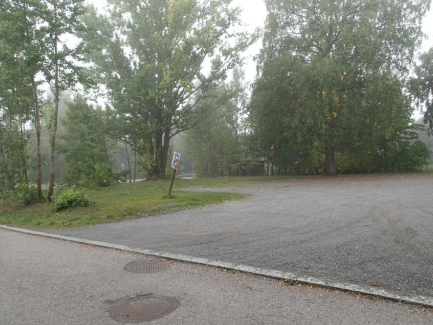 11 Tulos Markkinapaikka-ajan jälkeen paikalla - tien pohjoispuolisella osalla markkinapaikkaa - on sijainnut vuonna 1968 palanut kirkko ja sen itäpuolella viimeistään 1975 purettu asuinrakennus.