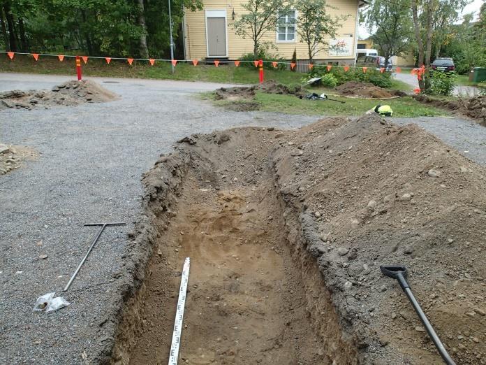 17 Koeoja 3 Pituus 3 m. Pysäköintialueella. Tasoite- ja täyttökerrosta 45-65 cm.