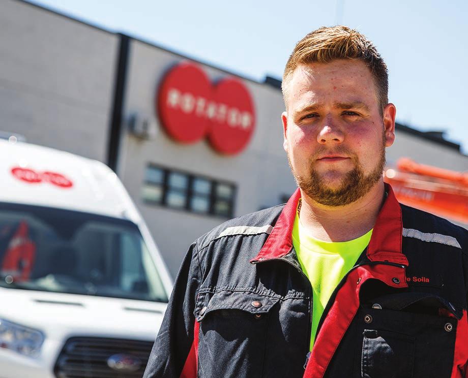 ROTATOR HUOLTO VARMISTAA TURVALLISEN, TEHOKKAAN JA TUOTTAVAN TOIMINNAN. Maan kattavaan huoltoverkostoomme kuuluu 12 omaa huoltopistettä ja noin 30 hyvin varusteltua huoltoautoa.