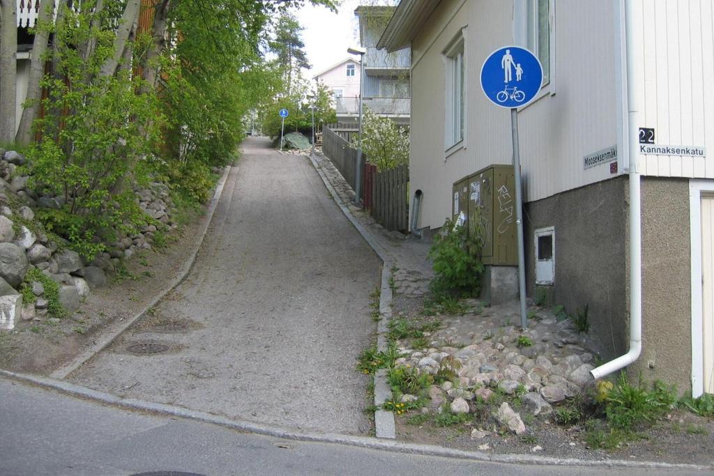 TAMPEREEN KAUPUNKI 28(42) 3.3 Polkupyöräily Pispalan kevyen liikenteen väylät ovat katkonaisia ja jyrkkiä. Pispalan maaston muodot aiheuttavat sen, että lähes joka suuntaan on aina edessä mäki.