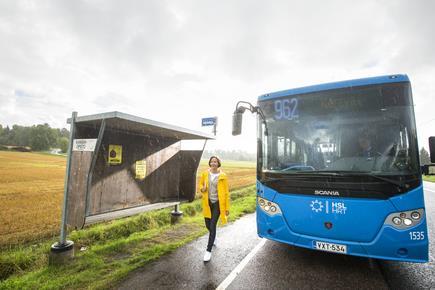 Bussiliikenteen muut muutokset HSL-jäsenyys vaikuttaisi myös Järvenpään alueella liikkuvaan bussikalustoon HSL:n kilpailuttamassa liikenteessä edellytetään esimerkiksi: Reaaliaikapaikannusta