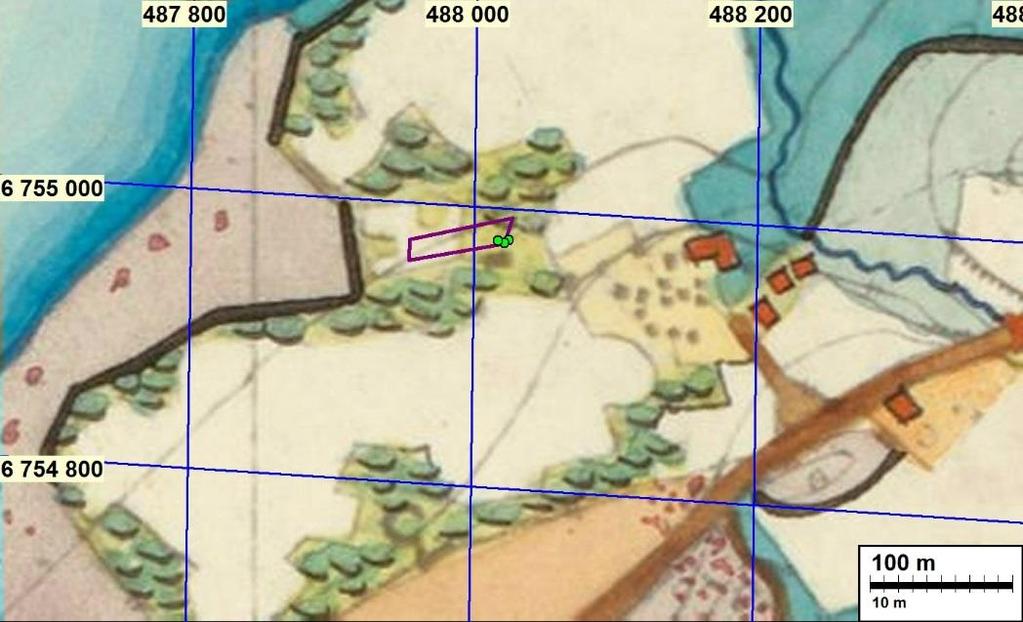 Vuosien 1875 1876 Valkealan senaatinkartassa (XIV:39) nykyisen rajauksen itäpuolen etelärajan takana erottuu harmaalla merkitty talousrakennus.