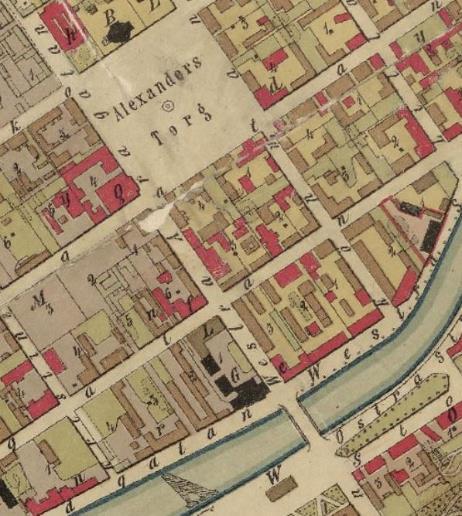 Vasemmalla oleva karttaote on Engelin asemakaavasta, jonka ruutukaavaan Turun keskusta-alueen kaupunkirakenne edelleen perustuu. Oikealla v. 1884 olevasta Karta öfver Åbo stad -kartasta ilmenee mm.