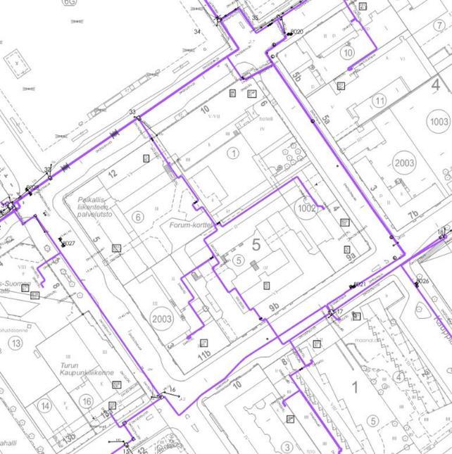 33 Tekninen huolto Pääosa yhdyskuntateknisen huollon linjoista ja putkista, kuten mm. sähkökaapelit, vesijohdot sekä jäte- ja hulevesiviemärit sijaitsevat korttelia ympäröiville katualueille.