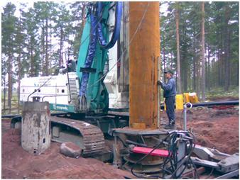 KAIVON ANTOISUUTEEN VAIKUTTAVAT TEKIJÄT Vedenottokaivon antoisuus riippuu monesta seikasta Maaperän vedenjohtavuus Kaivon halkaisija Siiviläosan sijoitus Siivilän oikea rakoleveys Suodatinmateriaalin
