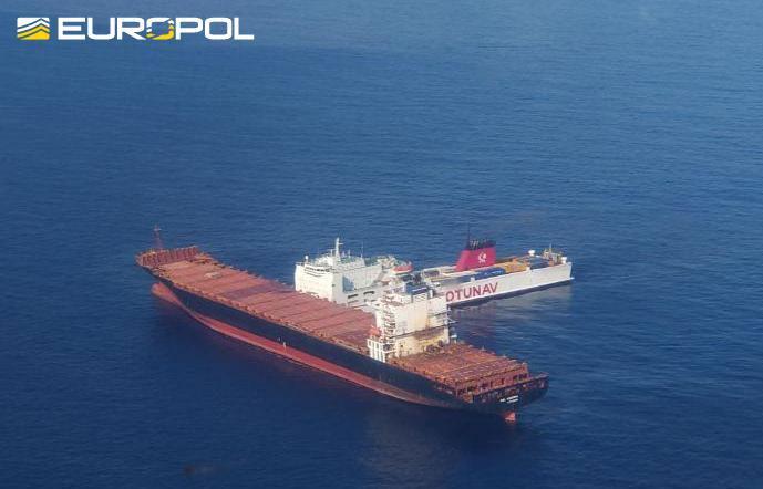 Kuva 3. 30 Days at Sea (Europol) 14 5. YMPÄRISTÖRIKOKSIIN LIITTYVÄT KANSAINVÄLISET SOPIMUKSET JA LAINSÄÄDÄNTÖ 5.1. YMPÄRISTÖRIKOKSIA KOSKEVAT KANSAINVÄLISET SOPIMUKSET Suomi on sitoutunut useisiin ympäristöä ja energiaa koskeviin kansainvälisiin sopimuksiin.