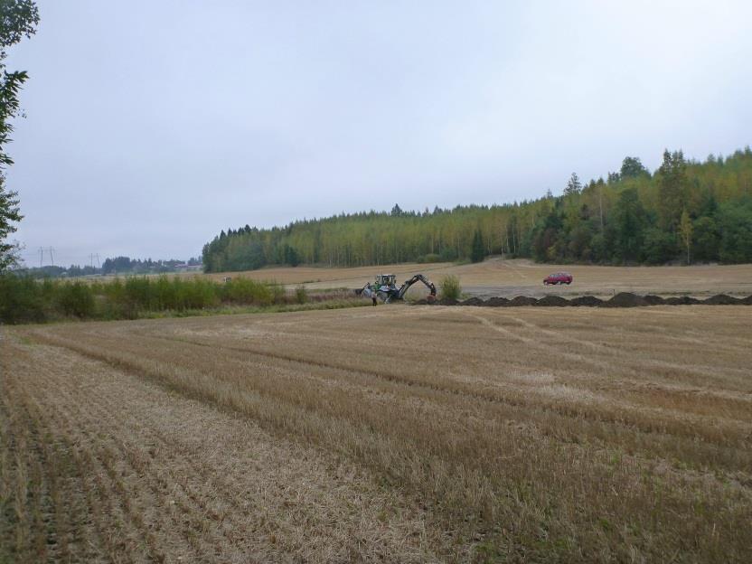18 Kaivanto kuvattu itään.