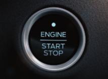 ja takana Tärkeimmät sisävarusteet XLT-varusteiden lisäksi Kaksoisautomaattinen ilmastointi Ford Power -käynnistyspainike FordPass Connect SYNC 3, 8" kosketusnäyttö, Apple Carplay Kuljettajan