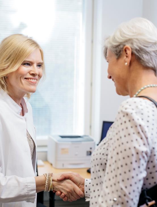Suuri osa hoitotyöstä työstä on muuttunut tiedolla työskentelyksi, joka tapahtuu yhä enemmän ennen ja jälkeen potilaan kohtaamisen.