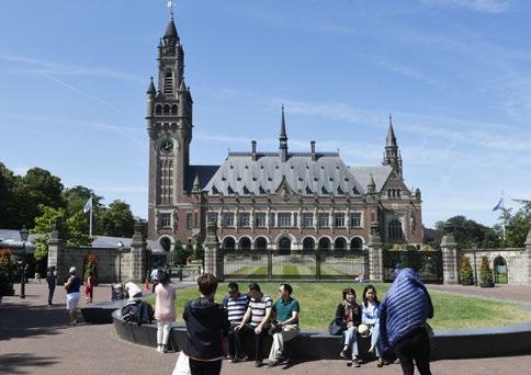 Wereldwijd staat ons waardensysteem onder druk door onder andere een assertiever China dat steun vindt bij een steeds grotere groep landen.