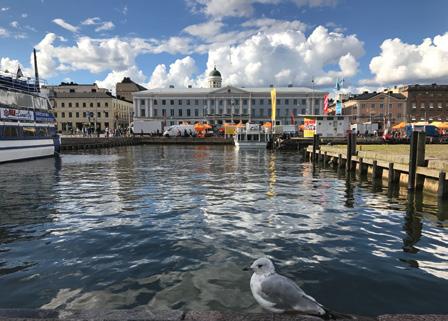 SINUN JA VIERAITTESI NÄKÖINEN TAPAHTUMA Haluaisitko viettää ainutlaatuisen tilaisuuden merellä? Hulppealla yli 60 jalkaisella Snowball -jahdillamme koet unohtumattomia hetkiä saaristossa.