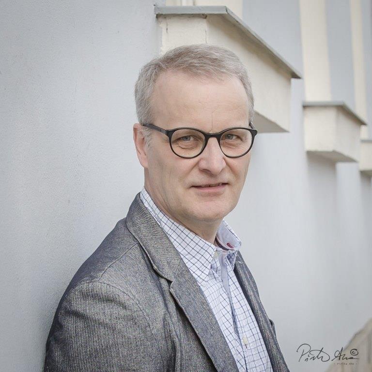 On tutkittu, että liian verkkainen työ voi stressata enemmän kuin pieni kiire, sillä kiire antaa myös hyödyllisenä olemisen kokemusta.
