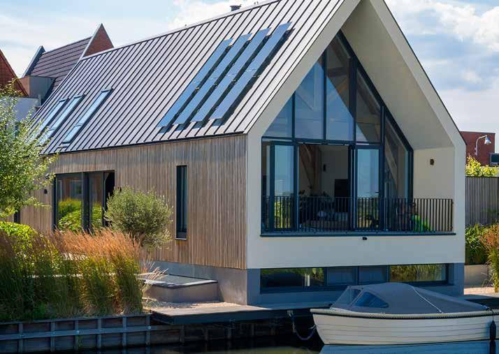 GreenCoat osana palkittua arkkitehtuuria Longhouse, Alankomaat Arkkitehti: Rick Eijsbouts, Architecten Studio-pls Rustiikkisen modernissa Longhousessa on maalipinnoitetusta GreenCoat -teräksestä