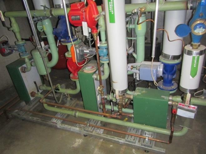 3. G1 Lämmitysjärjestelmät Kiinteistö on liitetty paikallisen energiayhtiön kaukolämpöverkkoon. Lämmönjakokeskus sijaitsee pohjakerroksen lämmönjakohuoneessa.