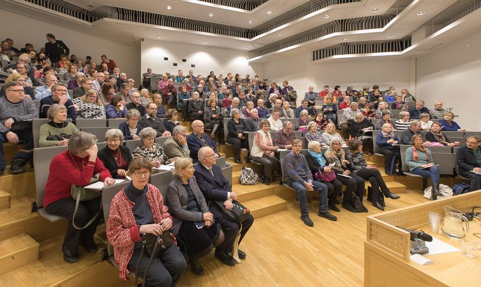 Koulutustoiminta Seuran koulutustoiminnan tavoitteena on parantaa sukututkijoiden tutkimusosaamista ja edistää tiedollisia valmiuksia.