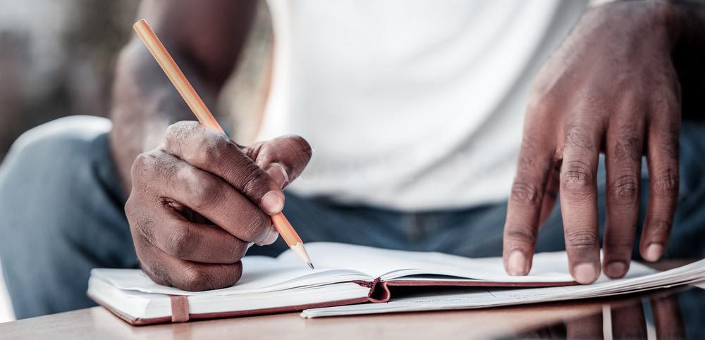 12 Koulutusesite 2/2019 Kielikurssit Hämeen kirjoittajakoulu Kielikurssit Brush Up Your English Speaking and Listening Skills A2-B1, verkkokurssi 14.08.19 11.09.