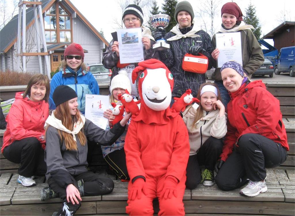 16 3.3 Nuorisotoiminta Kuva: Anna Liukko Jyväskylän osastossa toimi vuonna 2013 kaksi Reddie Kids kerhoa Vaajakoskella Vaajakummun koululla sekä Jyväskylän Rudolf Steiner koululla.