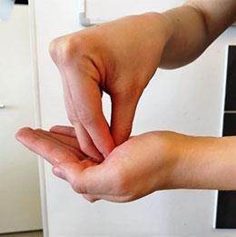 työvuoroon tullessa ja pois lähtiessä eri työvaiheiden välillä ennen ja jälkeen