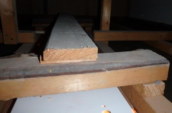 1.7 Yläpohjat, välipohjat - Kohde on kolmikerroksinen. - Yläpohjan kantavana rakenteena on paikallavaletut betonipalkit ja laatta.
