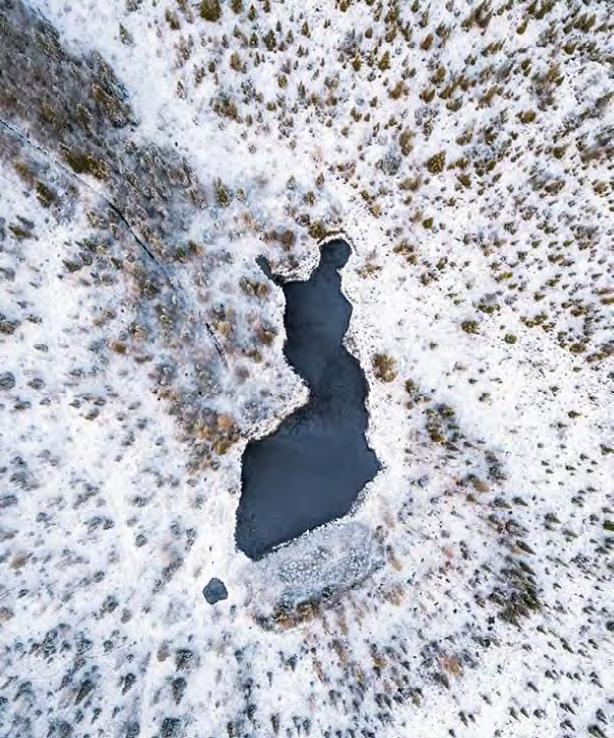 Kuvat on otettu kuvakaappauksina Our Finland Instagram-tililtä ja kunkin kuvan alle on merkitty sen kuvaaja.