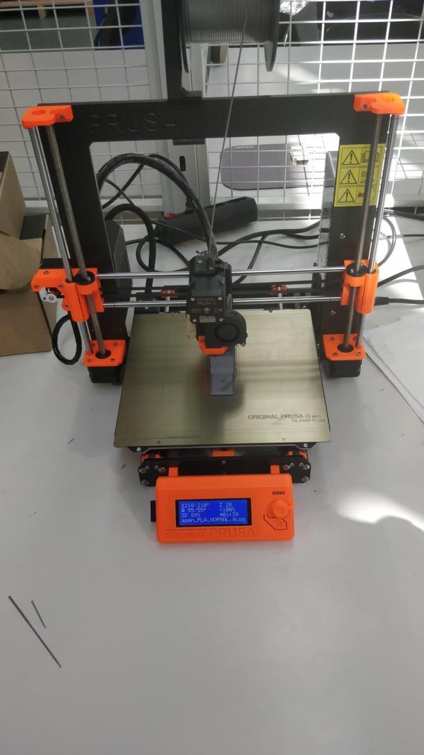 25 6.6 3D-tulostin Prusa i3 Prusa i3 on 3D-tulostin, jolla on avoin lähdekoodi. Osana RepRap-projektia, se on maailman eniten käytetty 3D-tulostin.