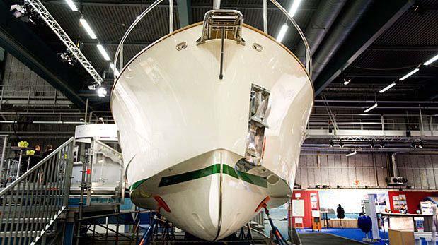svd) Hybridiratkaisulla toimivan moottoriveneen valmistus ei ole pieni ponnistus, sillä usein veneen runko tulee myös suunnitella uusiksi (vertaa kuva 20), minkä lisäksi hybridiratkaisu vaikuttaa