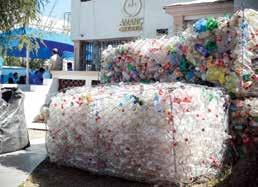 Agnico Eagle työskentelee tiiviisti paikallisyhteisöjen kanssa erilaisten jätteiden hävittämiseen ja käsittelyyn sekä kierrätykseen liittyvien aloitteiden kautta, joilla se pyrkii lisäämään