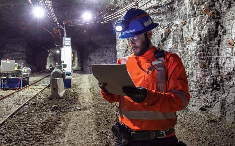 2009 Agnico Eagle vuosien mittaan 2010 Goldexin kaivoksen Rail Veyor järjestelmä lisää turvallisuutta vähentämällä maanalaista kuormaautoliikennettä.